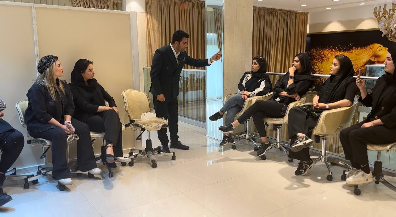تحلیل کسب و کار/بهترین بیزینس کوچ/منتور و مشاور کسب و کار در صنعت زیبایی و آرایشگری